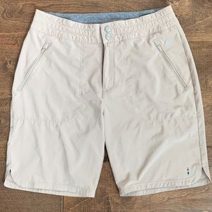 Smartwool Womens Khaki Shorts Sz M 8” Inseam Mid-rise Zip Pockets Drawstring